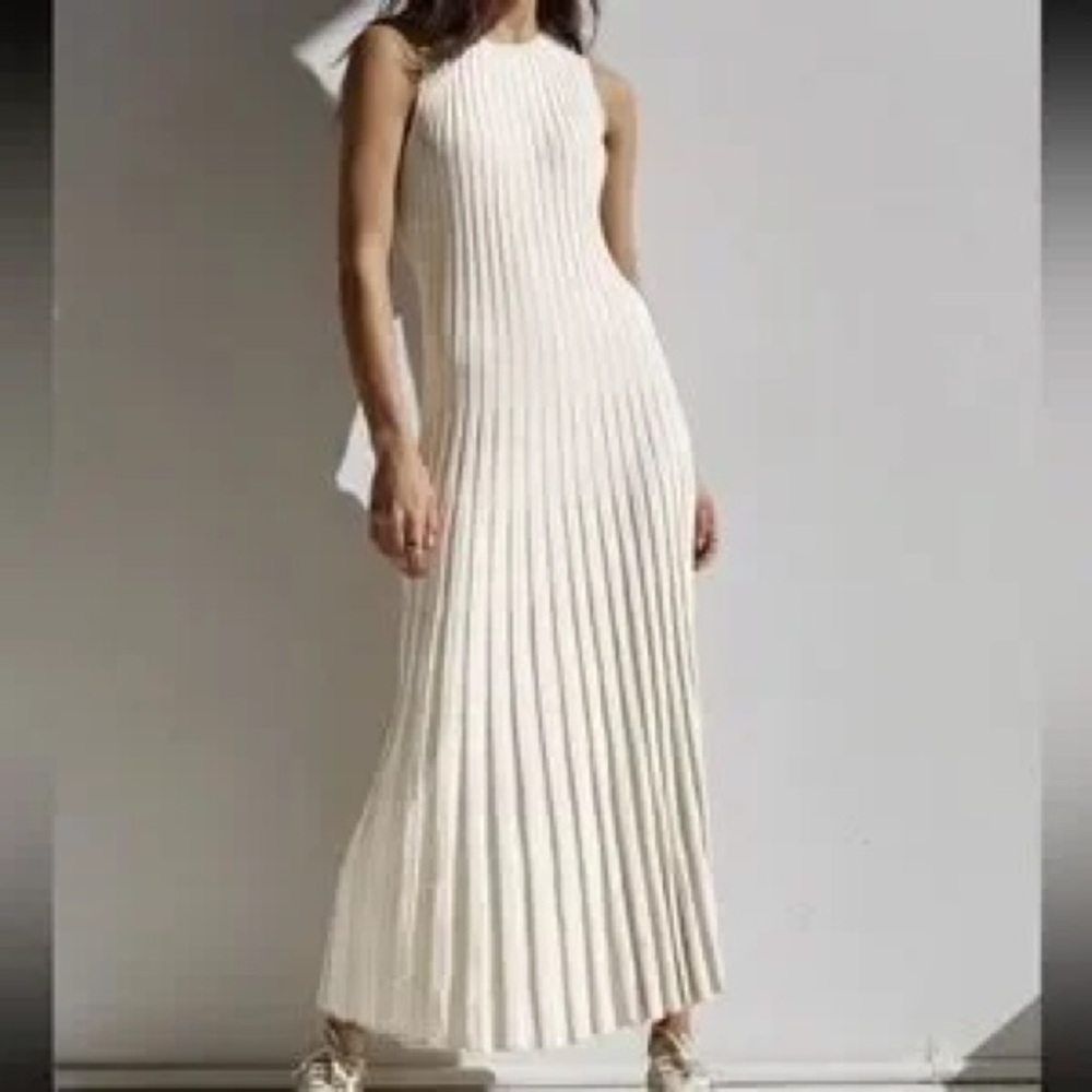 Commense Ribbed Knit Dress - Picture 6 of 6